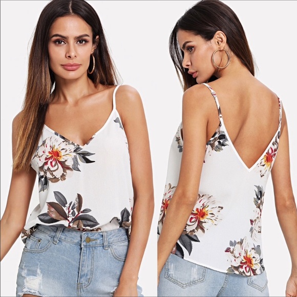WILA Tops - 🌟Last 1! Pretty White Floral Tank for Summertime!